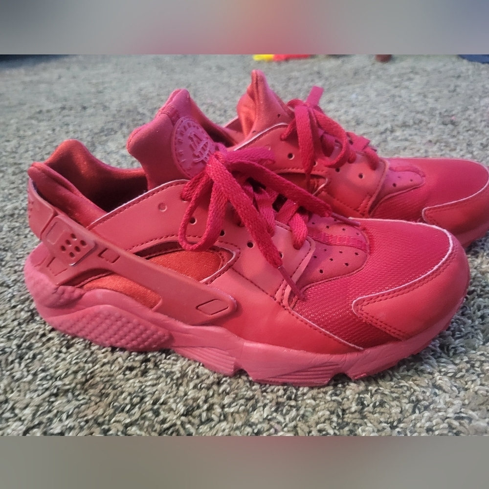 Nike air huarache athletic shoes